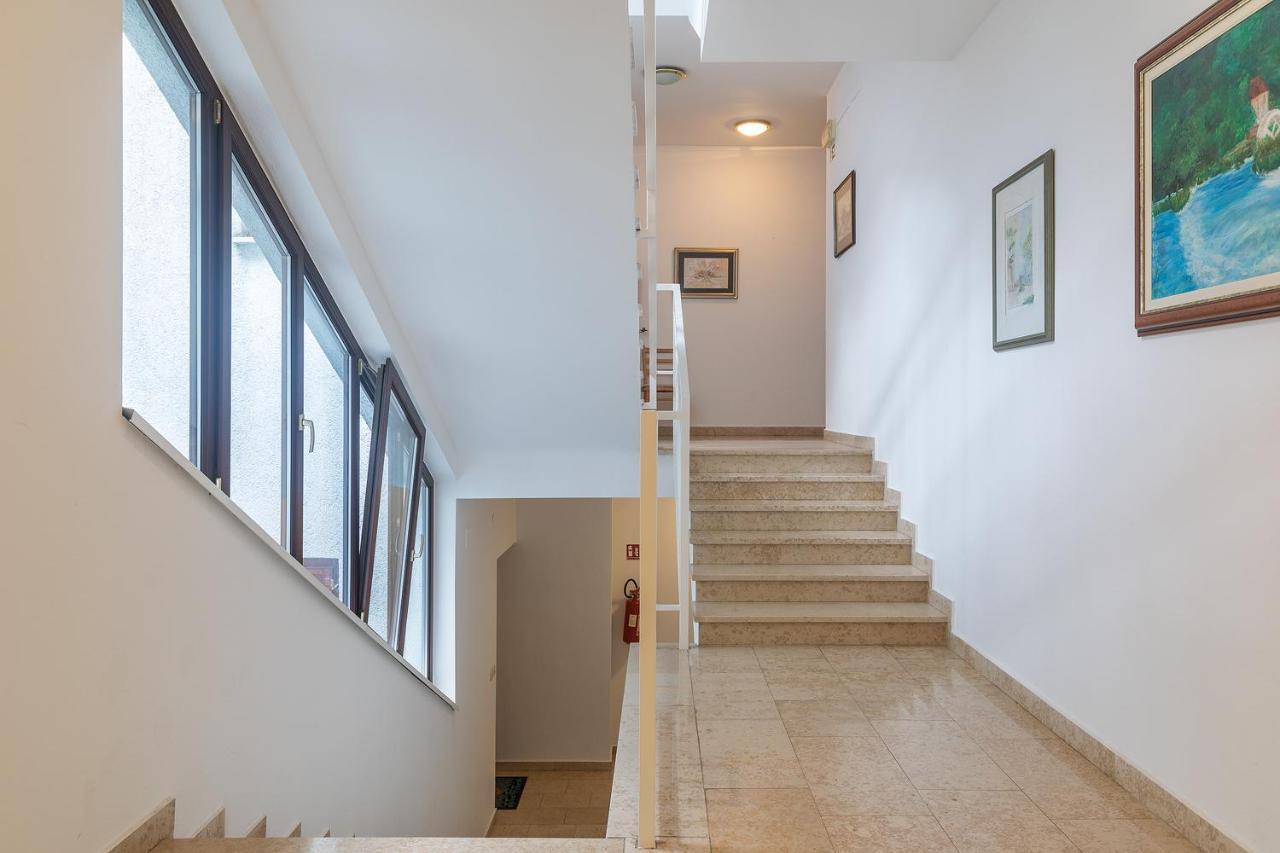 Apartment Little Gallery **** Ρόβινι Εξωτερικό φωτογραφία