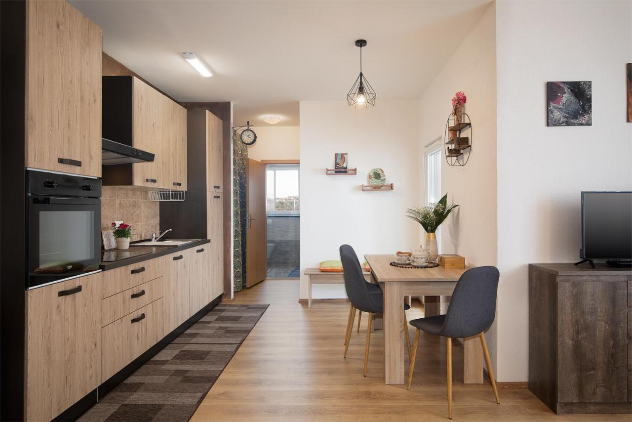 Apartment Little Gallery **** Ρόβινι Εξωτερικό φωτογραφία